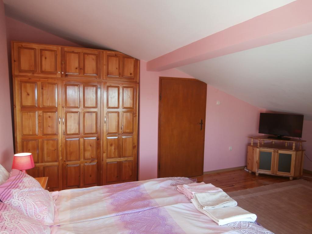 Apartments In House Silent Nature Sandanski Habitación foto